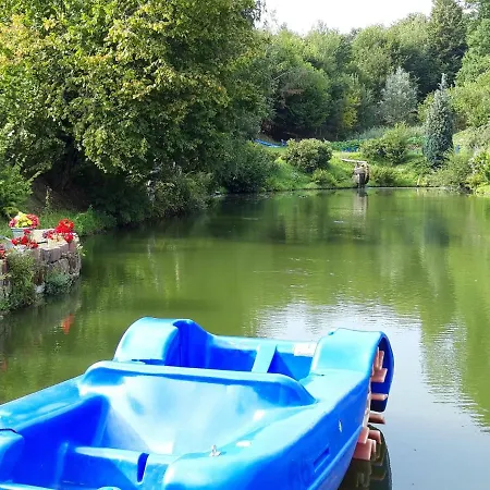 Apartment Roomy In Lichtenhain With Pond