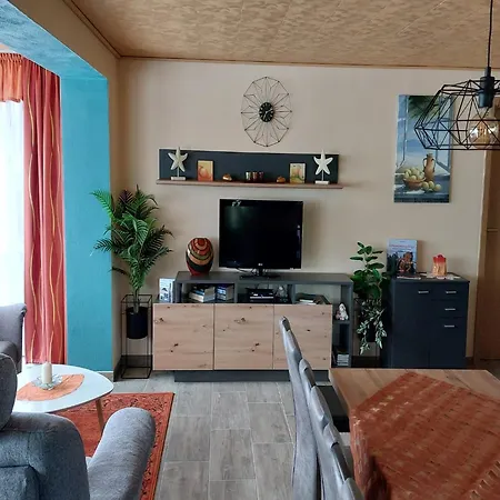 Apartment Roomy In Lichtenhain With Pond *