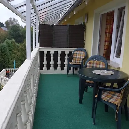 Apartment Roomy In Lichtenhain With Pond *