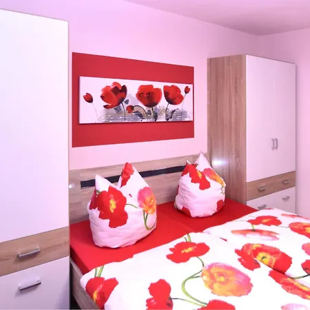 Apartment Roomy In Lichtenhain With Pond