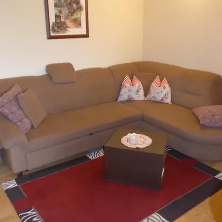 Roomy In With Pond Lichtenhain (Sebnitz)