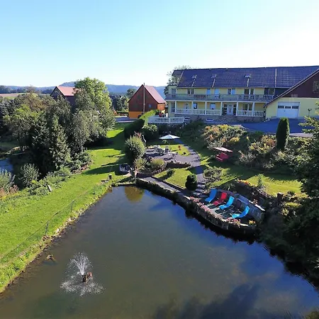 Mit Teich In * Lichtenhain (Sebnitz)